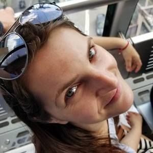 Meet your Posher, Larisa